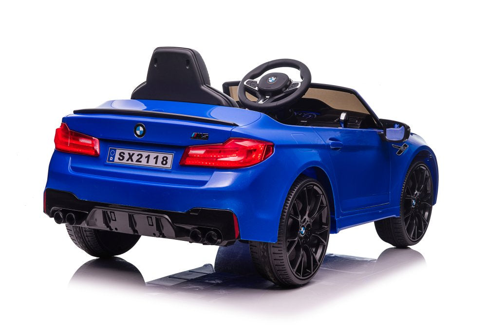 electric car BMW M5 Blue