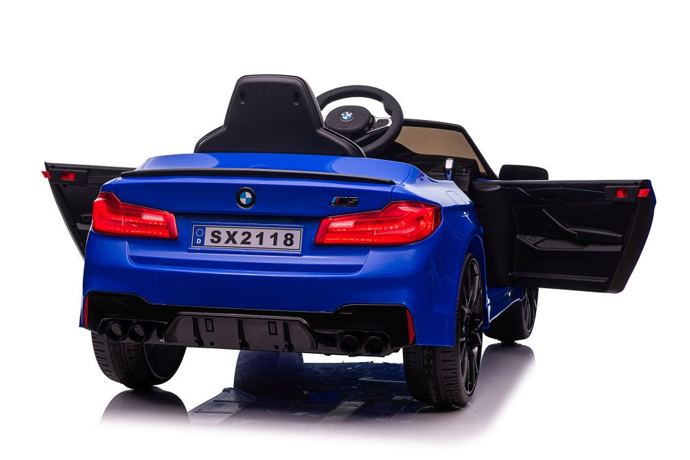 electric car BMW M5 Blue