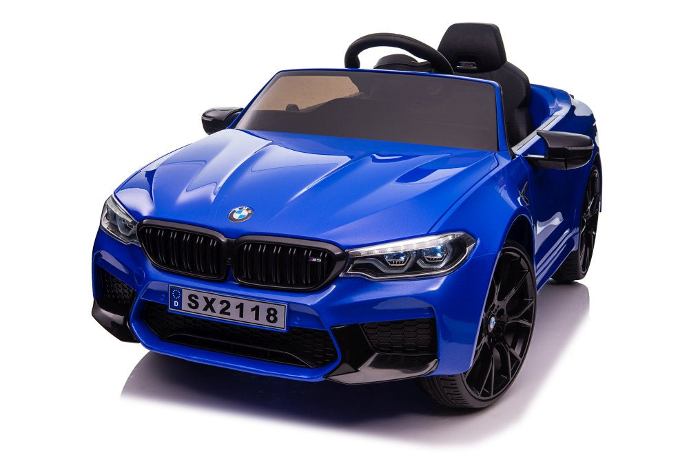 electric car BMW M5 Blue